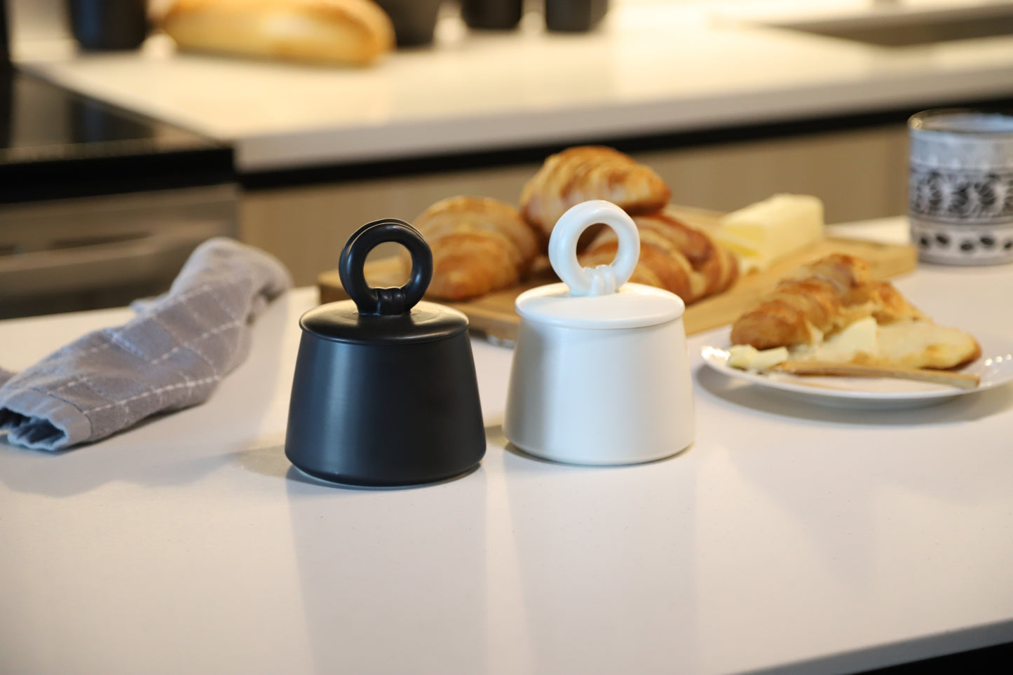 The 554 Butter Crock in Jet